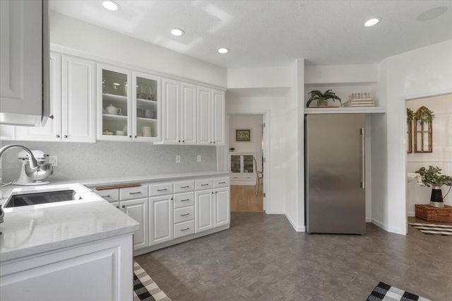 4698 Wallace Road NW, Salem, OR 97304