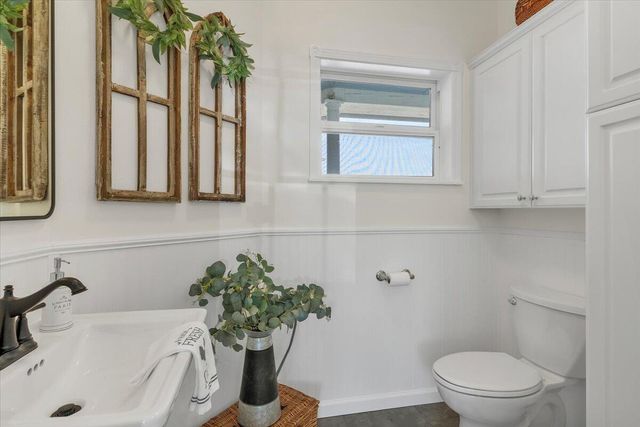 4698 Wallace Road NW, Salem, OR 97304