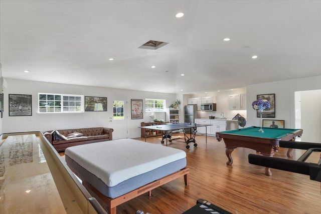 4698 Wallace Road NW, Salem, OR 97304