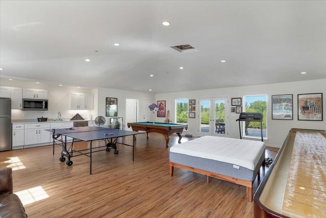 4698 Wallace Road NW, Salem, OR 97304