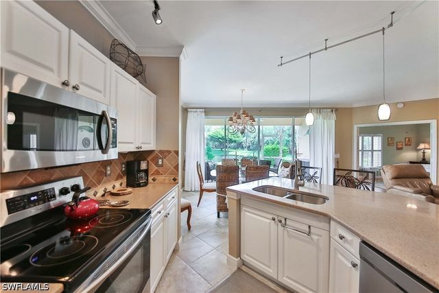 5105 Cedar Springs DR 101, Naples, FL 34110