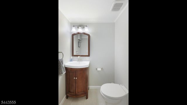 102 Mitchell Close, Hillsborough Twp., NJ 08844