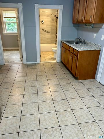 38 Otis Street 1FL, Hartford, CT 06114