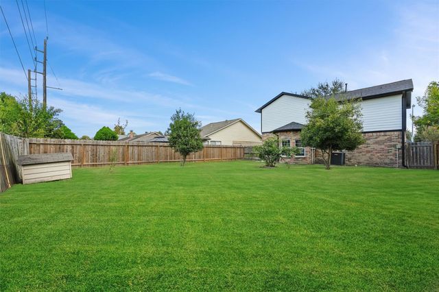 8506 Grand Knolls Drive, Houston, TX 77083