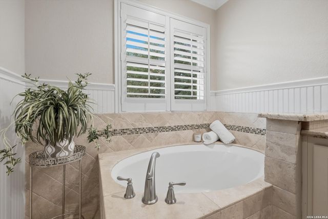 4509 RIDGE PEAK DR, Schertz, TX 78154