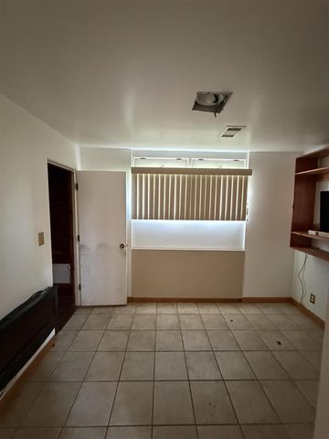 1322 Woodkrest Drive, Flint, MI 48532