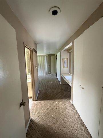 1322 Woodkrest Drive, Flint, MI 48532