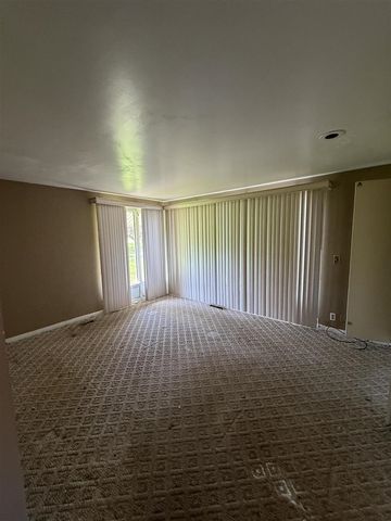 1322 Woodkrest Drive, Flint, MI 48532