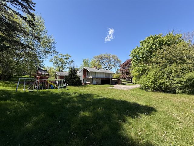 1322 Woodkrest Drive, Flint, MI 48532