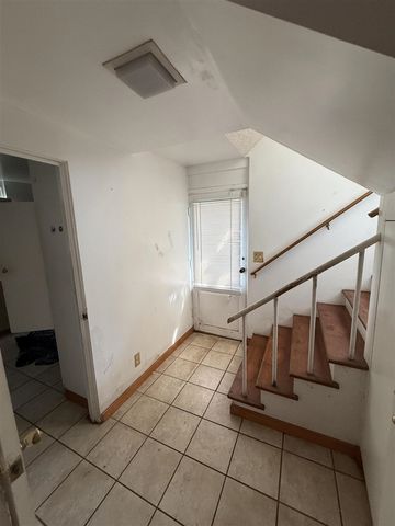 1322 Woodkrest Drive, Flint, MI 48532
