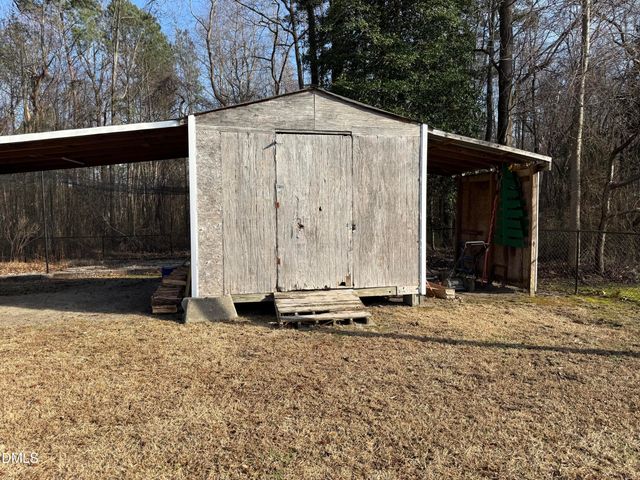 1689 Amelia Church Road, Clayton, NC 27520