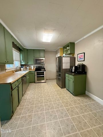 1689 Amelia Church Road, Clayton, NC 27520