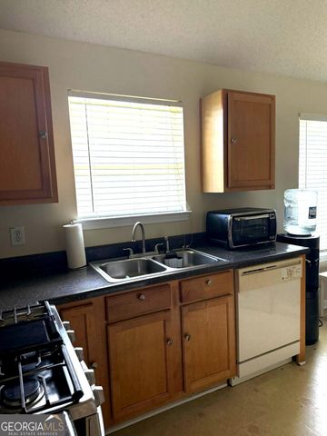 609 Jeans Circle, Stockbridge, GA 30281
