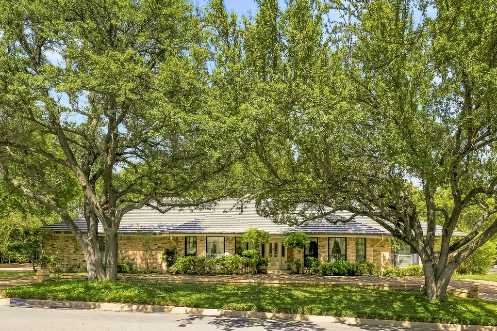 6916 Tumbling Trail, Fort Worth, TX 76116 — exterior