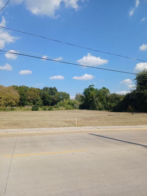 8318 Carbondale Street, Dallas, TX 75216