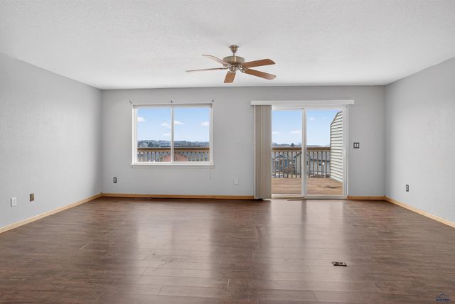 6754 DOVER LN, Summerset, SD 57718