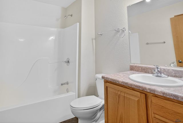 6754 DOVER LN, Summerset, SD 57718