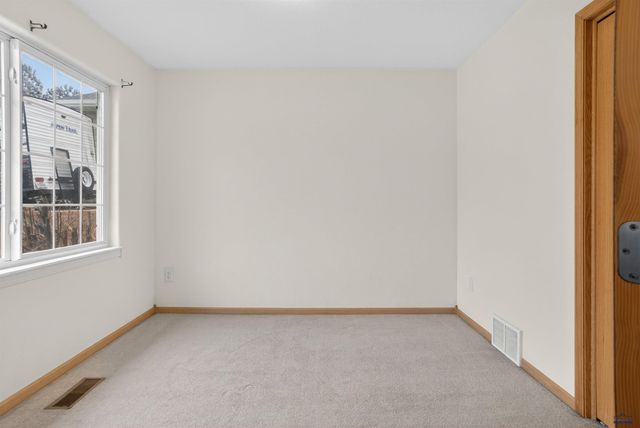 6754 DOVER LN, Summerset, SD 57718