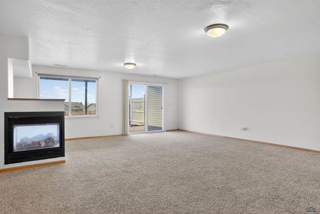 6754 DOVER LN, Summerset, SD 57718