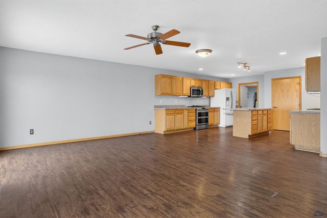 6754 DOVER LN, Summerset, SD 57718