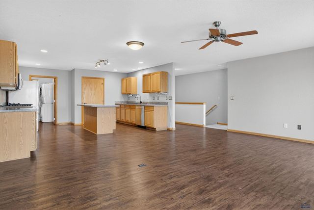 6754 DOVER LN, Summerset, SD 57718