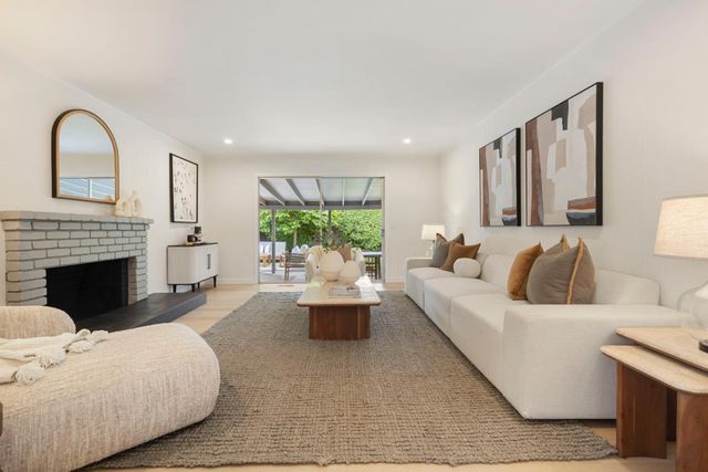 3590 Lupine Avenue, Palo Alto, CA 94303