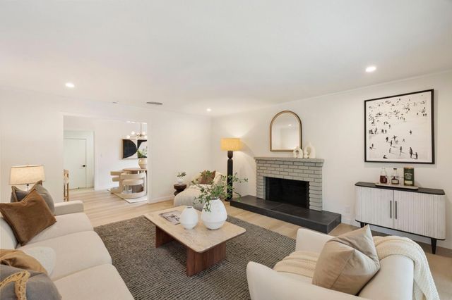 3590 Lupine Avenue, Palo Alto, CA 94303