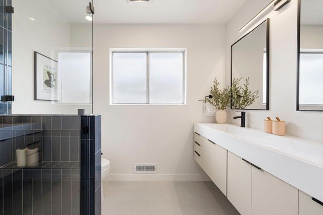 3590 Lupine Avenue, Palo Alto, CA 94303