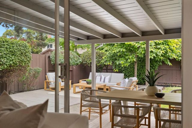 3590 Lupine Avenue, Palo Alto, CA 94303