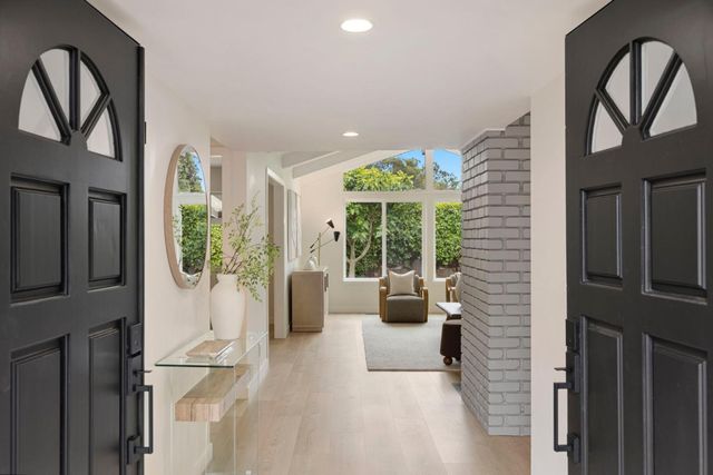 3590 Lupine Avenue, Palo Alto, CA 94303