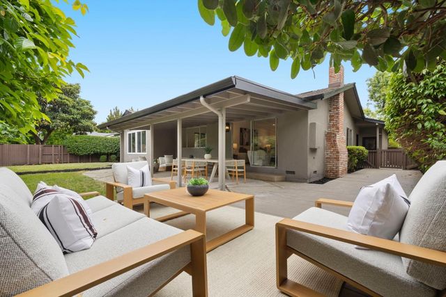3590 Lupine Avenue, Palo Alto, CA 94303