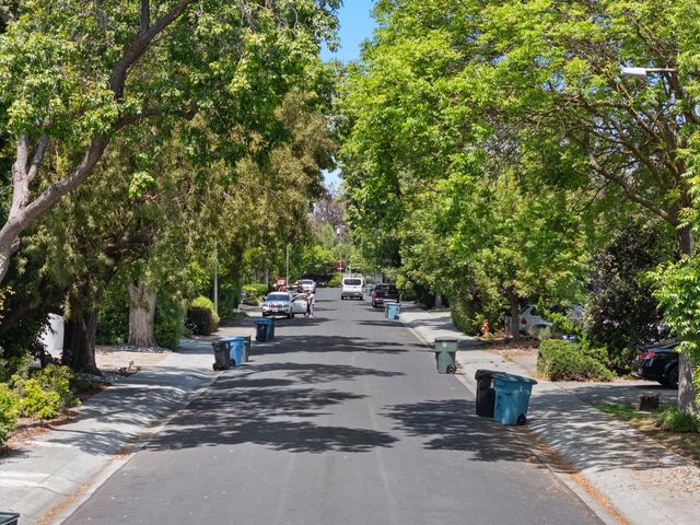 3590 Lupine Avenue, Palo Alto, CA 94303