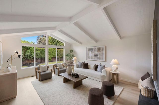 3590 Lupine Avenue, Palo Alto, CA 94303