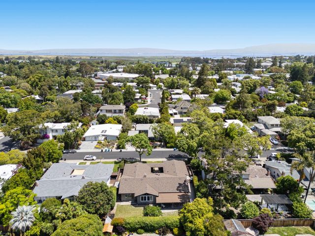3590 Lupine Avenue, Palo Alto, CA 94303