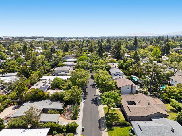 3590 Lupine Avenue, Palo Alto, CA 94303