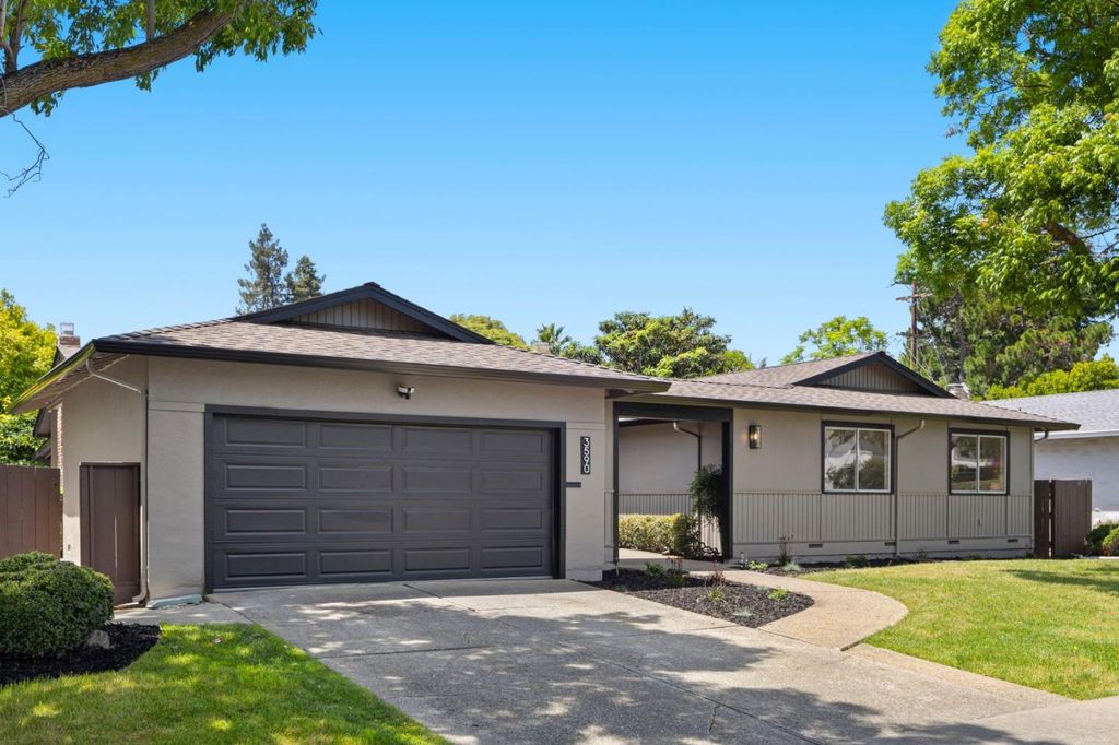 3590 Lupine Avenue, Palo Alto, CA 94303