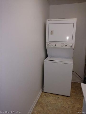 26601 Dartmouth Street, Madison Heights, MI 48071