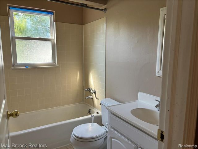 26601 Dartmouth Street, Madison Heights, MI 48071