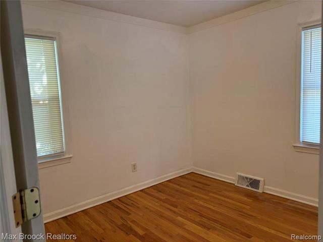 26601 Dartmouth Street, Madison Heights, MI 48071