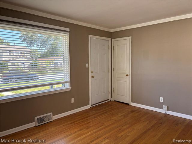 26601 Dartmouth Street, Madison Heights, MI 48071