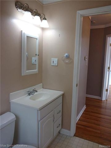 26601 Dartmouth Street, Madison Heights, MI 48071