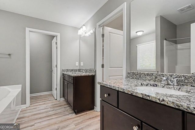 1128 Oak Hollow Lane, Hampton, GA 30228