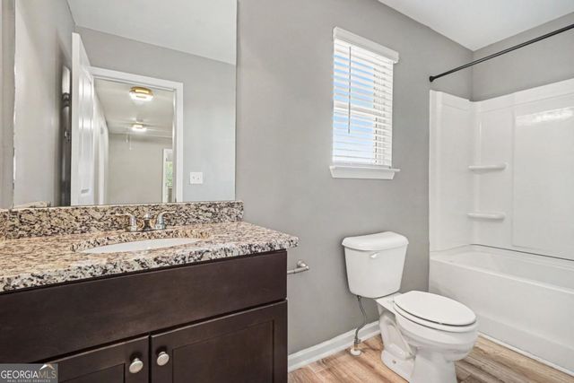 1128 Oak Hollow Lane, Hampton, GA 30228