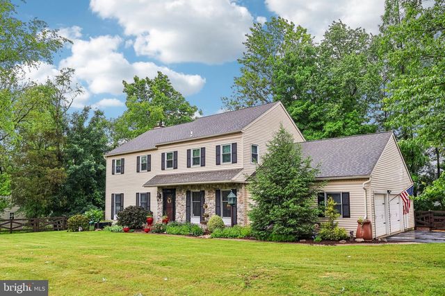 484 MOCKINGBIRD LN, Collegeville, PA 19426