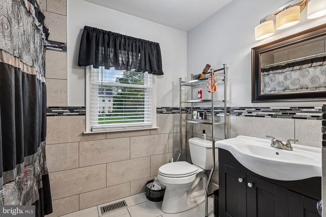 484 MOCKINGBIRD LN, Collegeville, PA 19426
