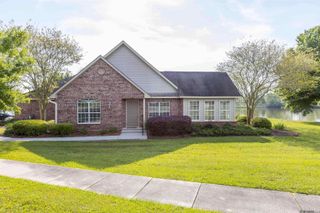 7111 Village Charmant #110, Baton Rouge, LA 70809