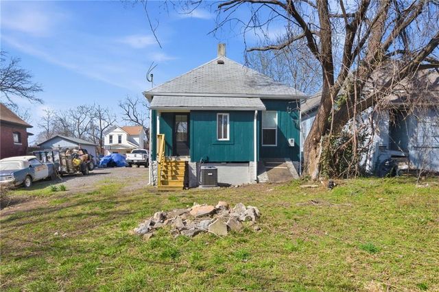 3327 Garfield Avenue, Kansas City, MO 64109