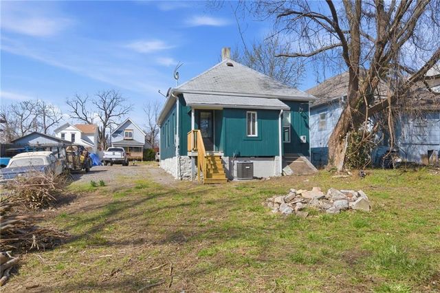 3327 Garfield Avenue, Kansas City, MO 64109