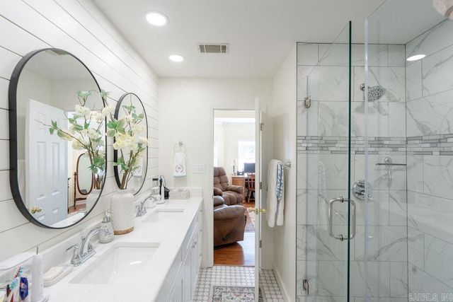 608 River Oaks Boulevard, Searcy, AR 72143