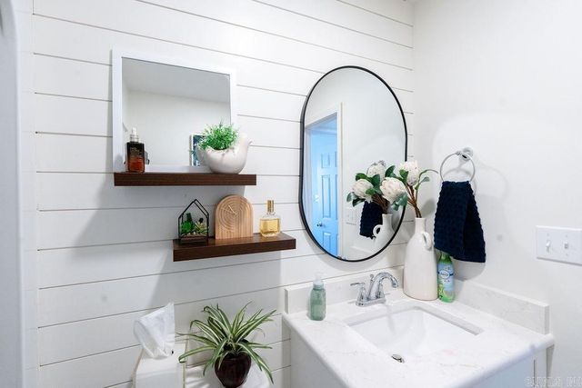 608 River Oaks Boulevard, Searcy, AR 72143